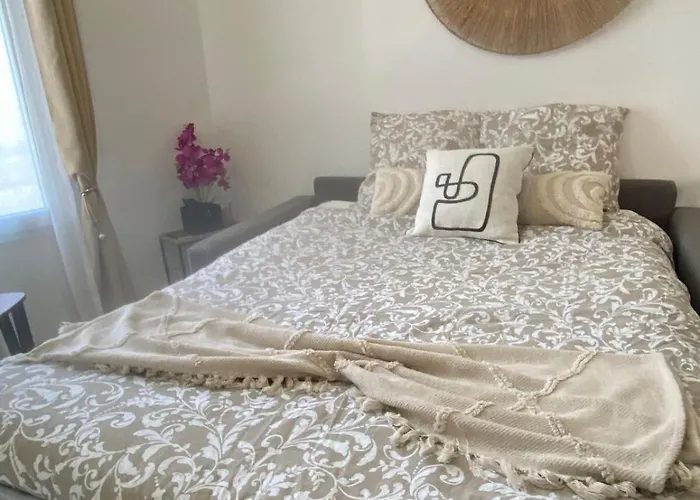 Fully-equipped Paris Disneyland Rer E Rer A